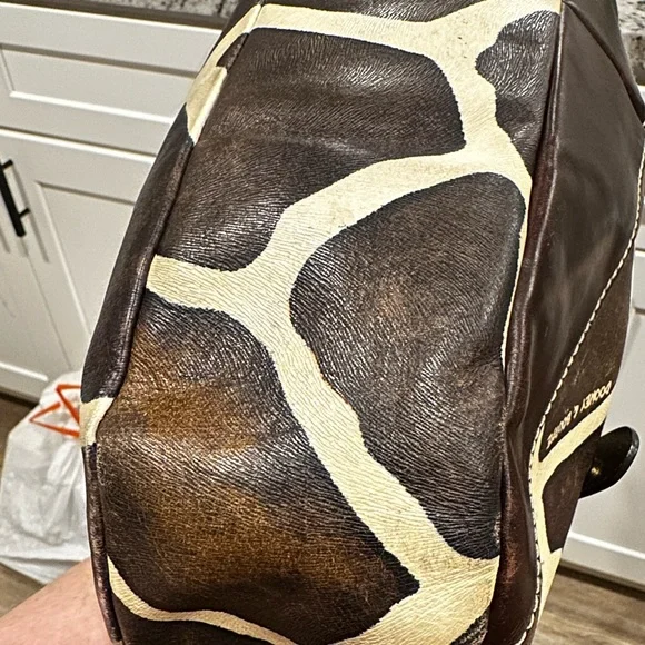 Dooney & Bourke Giraffe Print Shoulder Bag EUC no callouts - Picture 11 of 16